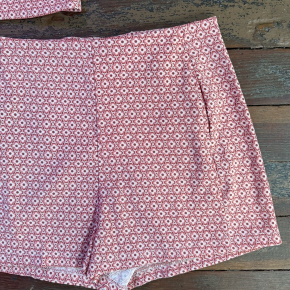 Altar’d State 2 Piece Crop Top And Shorts Set ~ Size XS/S 💚🍄 - Picture 4 of 8